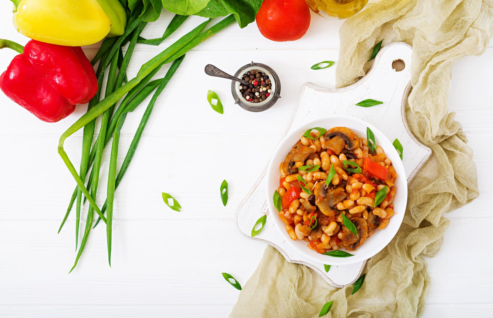 Spice Up Dinner: Navy Beans in a Zesty Sauce
