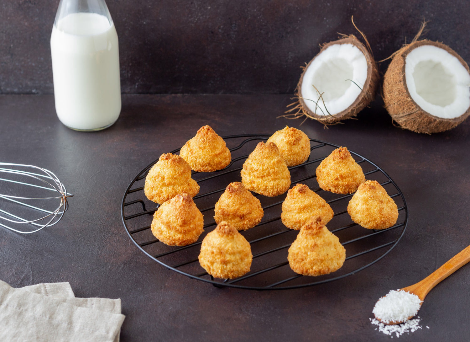 Coconut Flakes Cookies: Delightful Organic Treats for Any Occasion