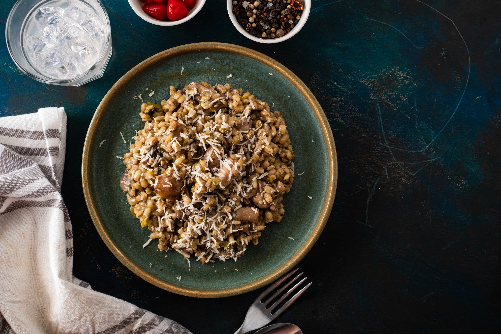 Comfort in a Bowl: Barley Porridge with Mushrooms and Chicken
