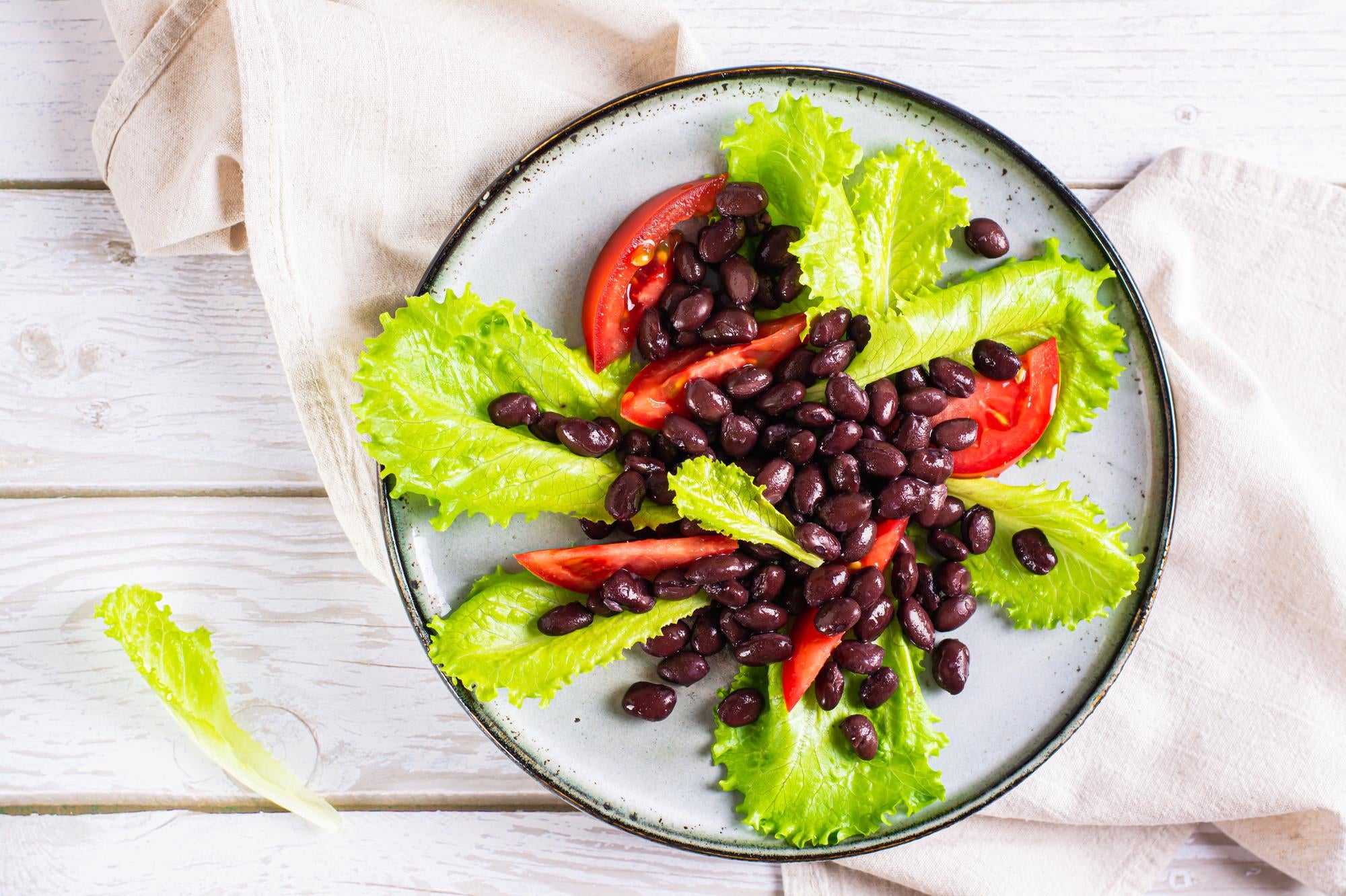 Fresh and Zesty: Easy Black Bean Salad Recipe