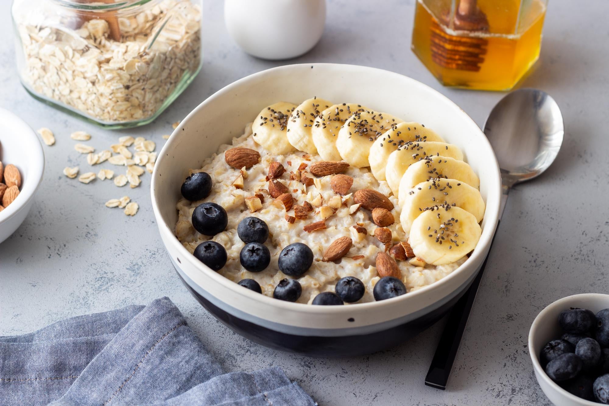 Unveiling the Nutritional Treasure: The Benefits of Rolled Oats