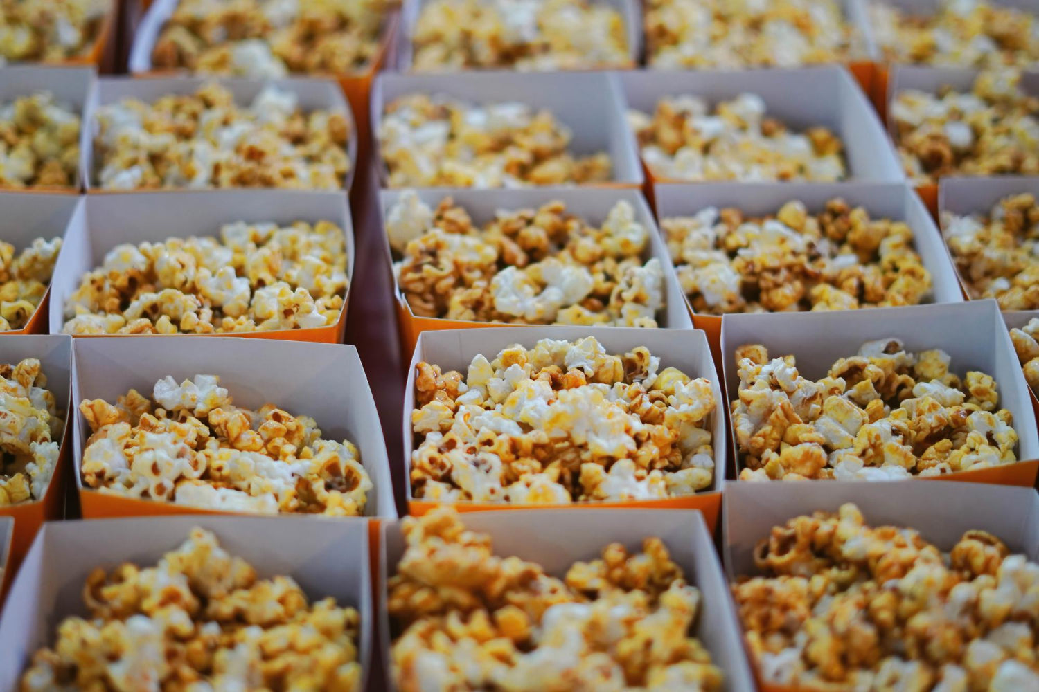 White or yellow popcorn: taste and nutrition